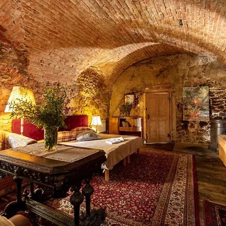 Hotel apartamentowy Pałac Gorzanów *